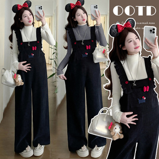 孕妇背带裤套装冬季新款可爱洋气孕妇装宽松加厚加绒休闲孕期裤子