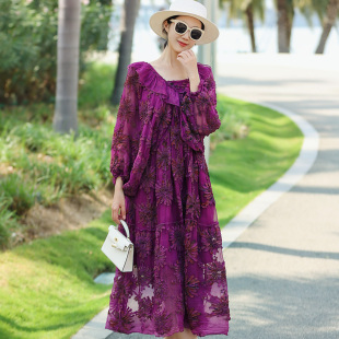 桑蚕丝连衣裙大码女装宽松遮肚子显瘦时尚年轻款慵懒风刺绣沙滩裙