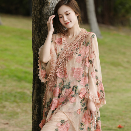 时尚套装女2026年新款高端轻奢刺绣花上衣高腰阔腿裤桑蚕丝两件套