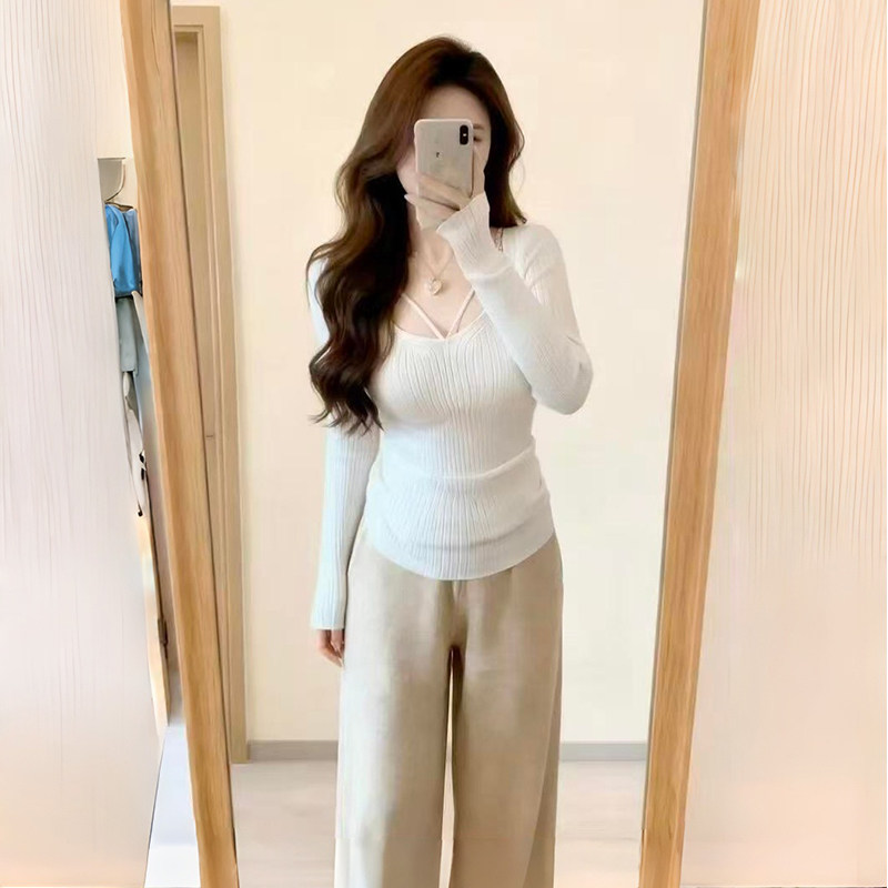 设计感小众正肩V领长袖T恤女春秋内搭短款打底衫辣妹修身纯欲上衣,女装/女士精品,T恤,淘宝优惠券,粉丝福利购,淘宝优惠卷