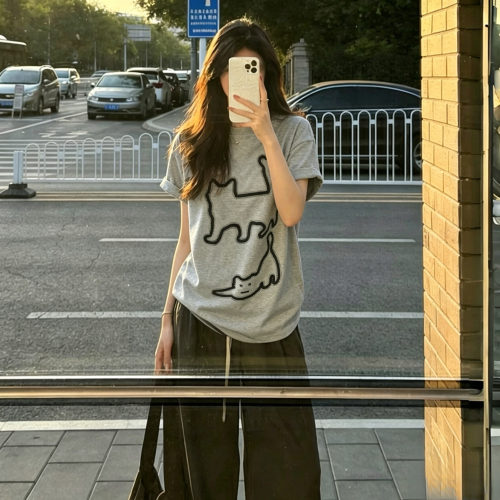 宽松显瘦圆领猫咪短袖T恤女