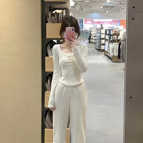 辣妹短款修身U领长袖T恤