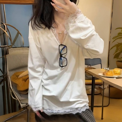 宽松百搭蕾丝拼接V领长袖T恤女