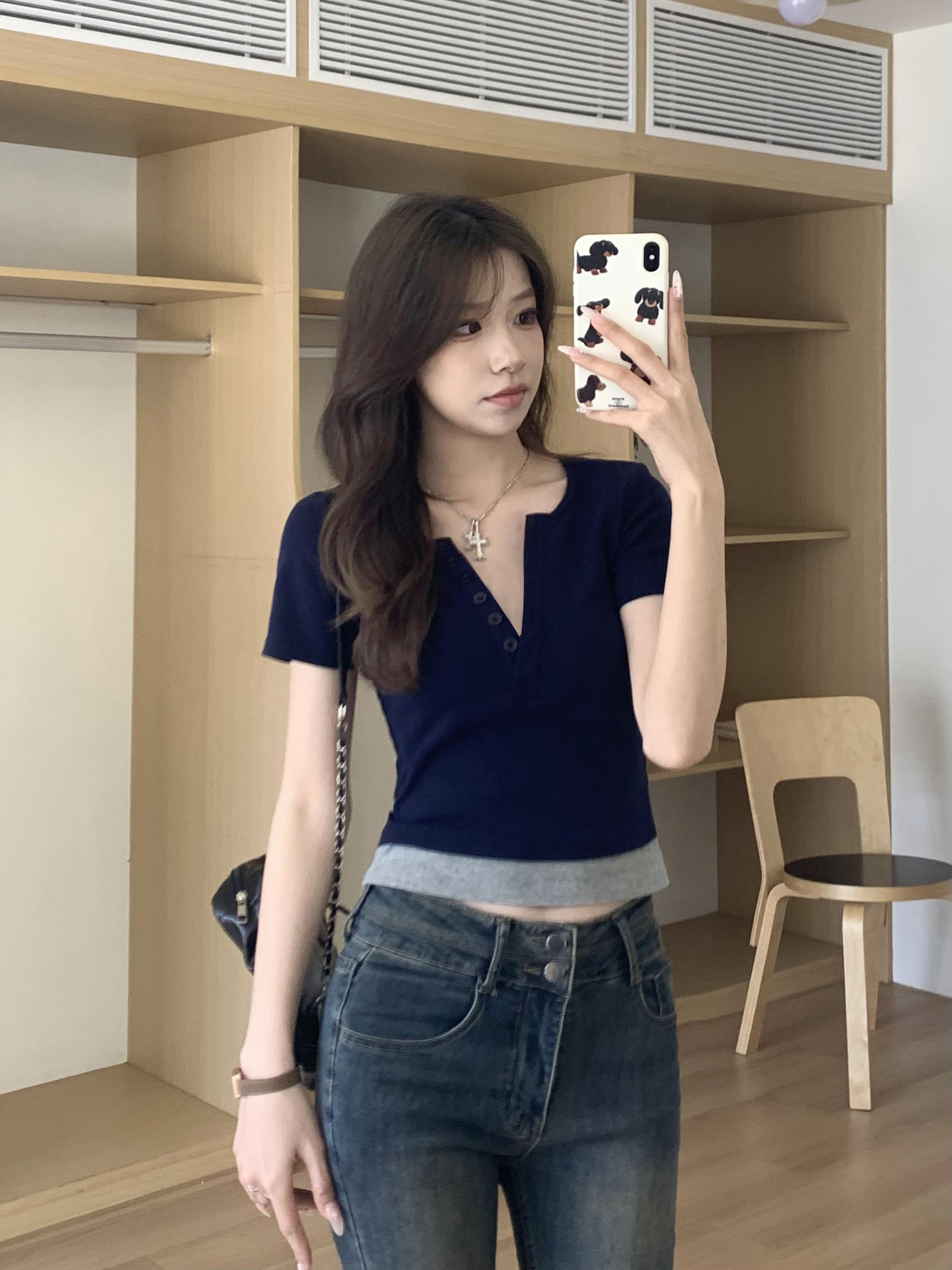 设计感辣妹短款修身假两件T恤
