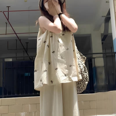 设计感减龄百搭蝴蝶结无袖T恤女