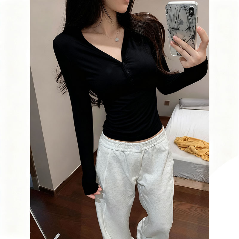 设计感小众纽扣V领长袖T恤女春秋内搭短款打底衫辣妹修身显瘦上衣
