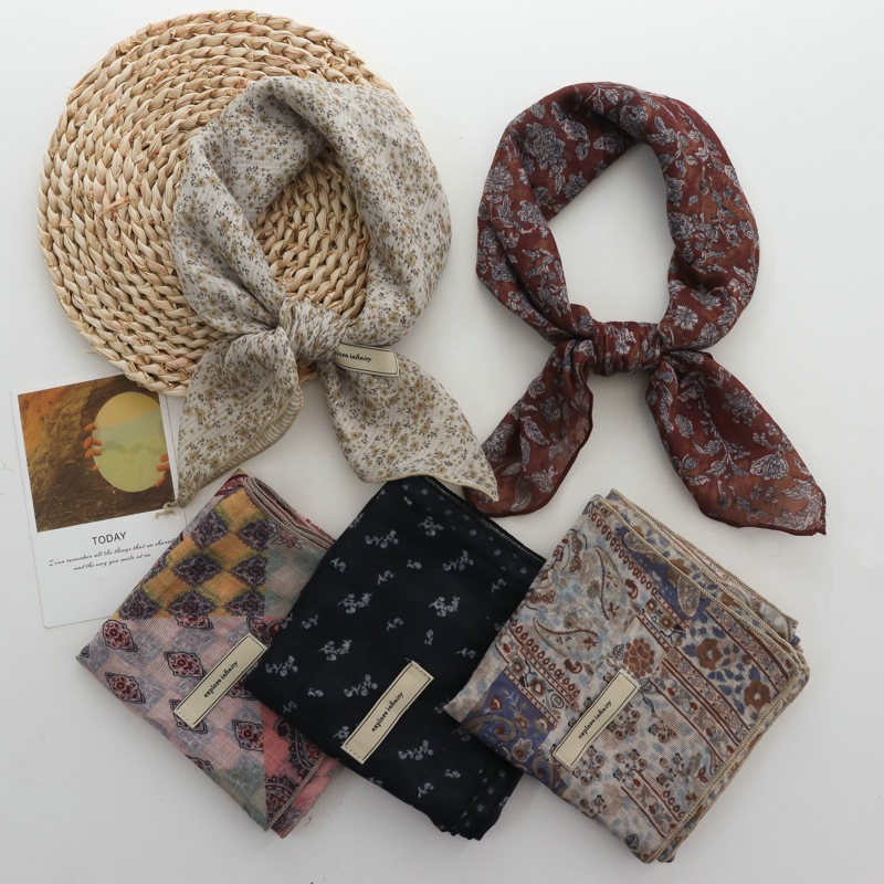 复古日系碎花百搭方巾春秋季文艺新款小领巾女薄款装饰小丝巾发带