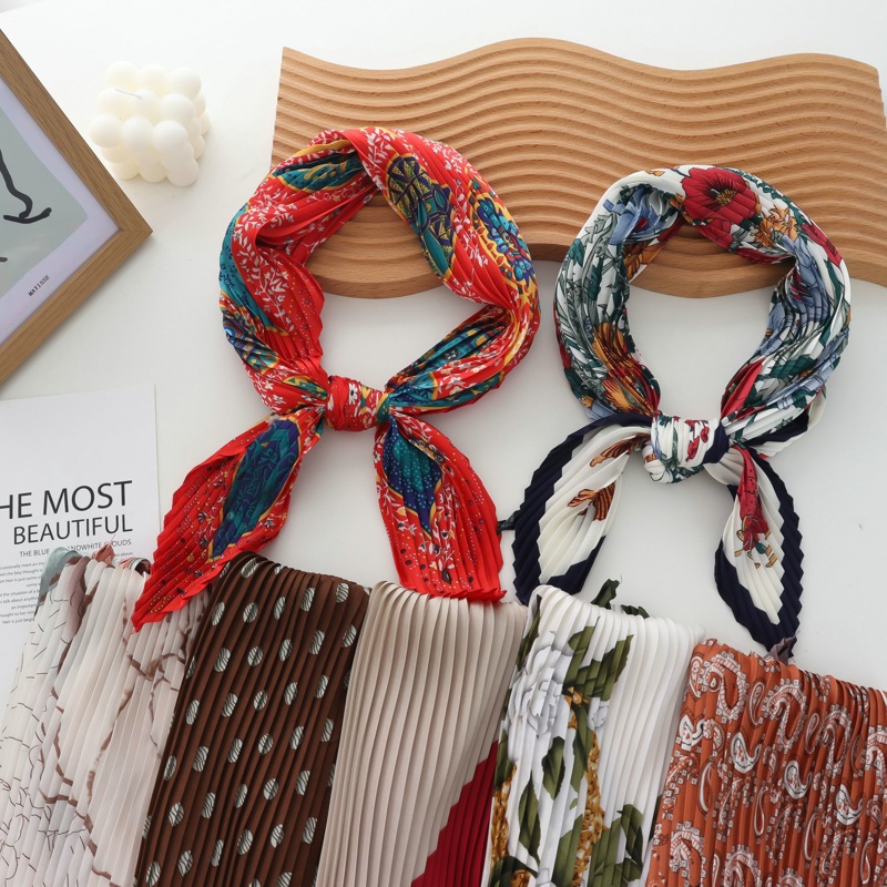 70新款褶皱小方巾丝巾女春秋夏季时尚百搭装饰职业韩版小领巾围巾