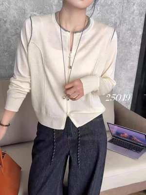2025春季新款女士圆领拼色边细羊毛拉链开衫欧货宽松针织衫