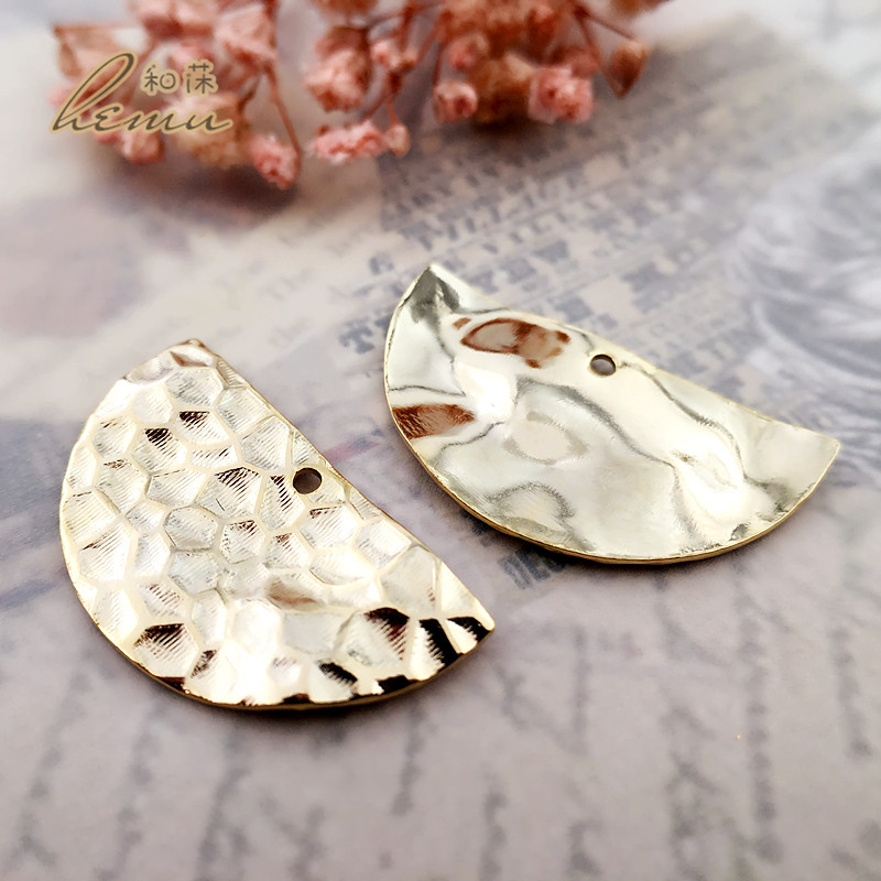 diy饰品配件 日本贵和kiwa铜镀金半圆薄片单挂孔锤击纹理 浅金色