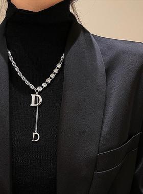 小香风双C项链轻奢小众设计感锁骨链珍珠吊坠满钻拼接感项链