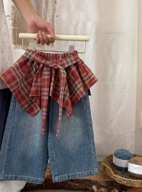 女童裤子2026新款洋气小女孩超好看复古红色格纹系带屁帘牛仔裙裤