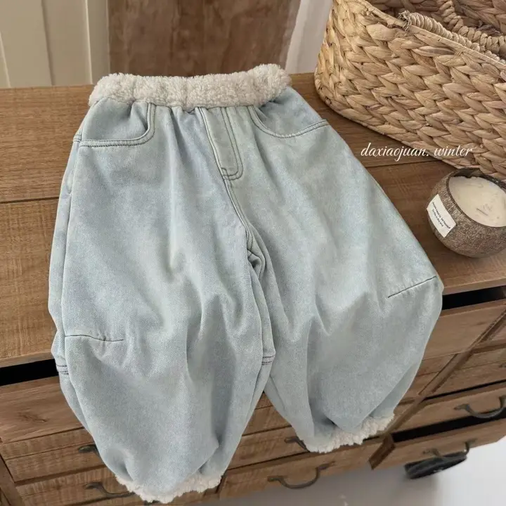 儿童冬季加绒加厚裤子2025新款一体绒女童秋冬款休闲牛仔冬装长裤