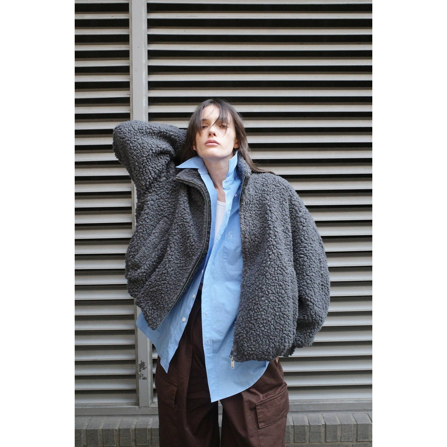 2025冬新款宽松立领慵懒保暖短款外套显瘦百搭通勤风羊羔毛外套女