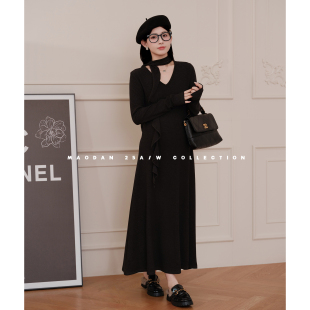 威尔士漫步 时尚 娜娜 秋冬新品 挂脖连衣裙 孕期穿搭孕妇装 猫单