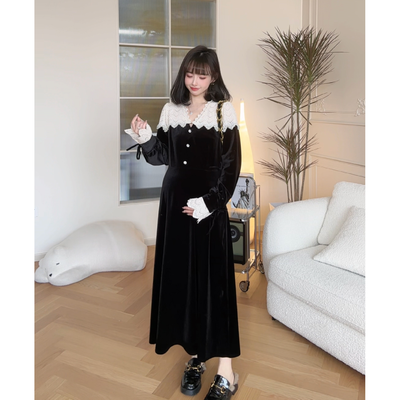 猫单V领春装长袖丝绒拼接连衣裙