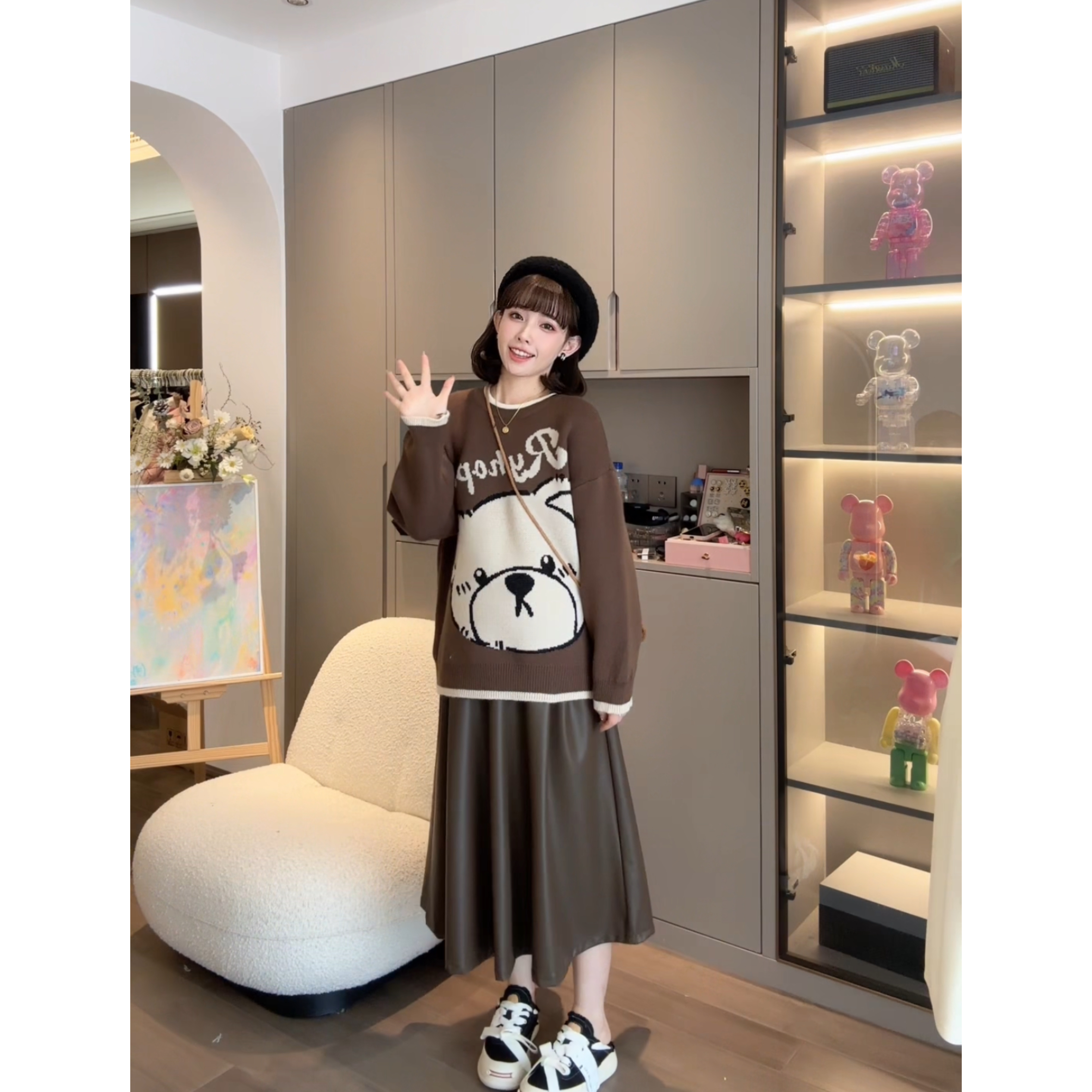 猫单【榛果小熊】娜娜的孕期穿搭孕妇装春秋卡通毛衣半身皮裙套装