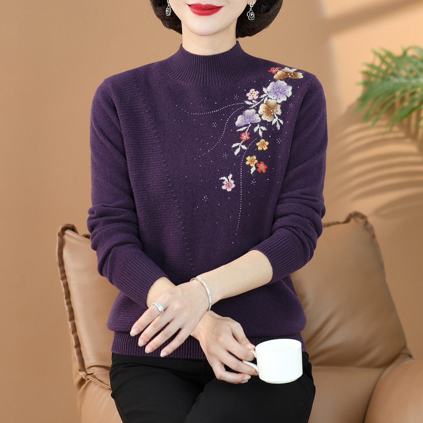恒源祥彩羊纯羊毛打底衫女装冬新款大码显瘦半高领绣花妈妈装上衣