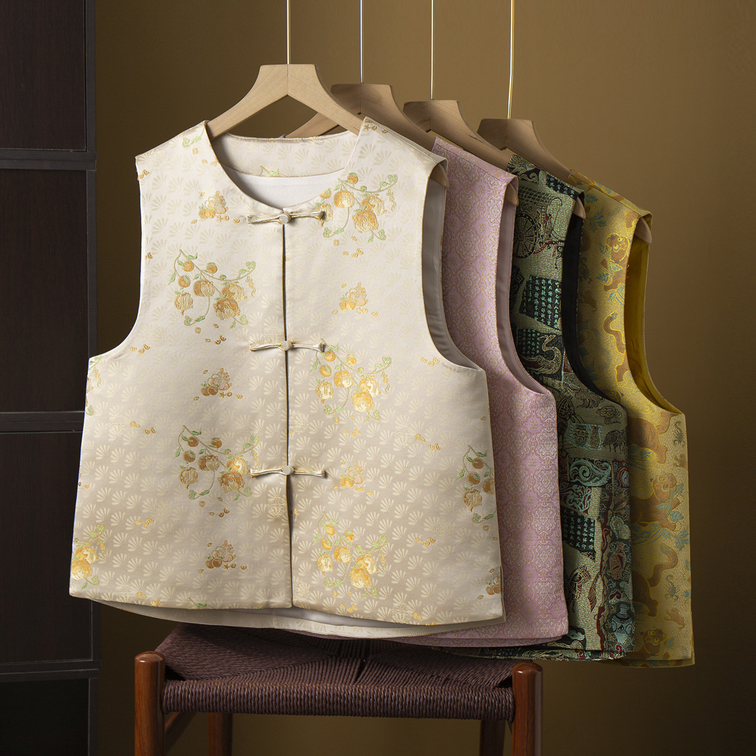 丝艺 100%桑蚕丝非遗宋锦国风盘扣真丝马甲外套女无袖开衫背心春,女装/女士精品,马夹,淘宝优惠券,粉丝福利购,淘宝优惠卷