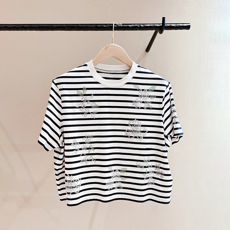 法式小众2026春夏新款宽松彩色水钻烫钻花卉横条纹圆领短袖T恤衫