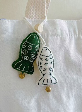 diy刺绣挂件材料包香囊小鱼钥匙扣包挂送朋友手作小礼物上岸绿色