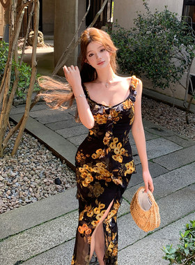 茶歇法式碎花吊带连衣裙女