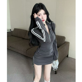 辣妹高级小众polo领拉链连衣裙女春秋新款 气质收腰显瘦褶皱包臀裙