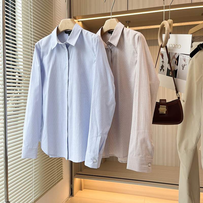 出西班牙！M系の法式宽松慵懒通勤风蓝色细条纹飘逸翻领长袖衬衫