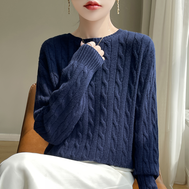 圆领麻花安迪绒针织衫套头毛衣