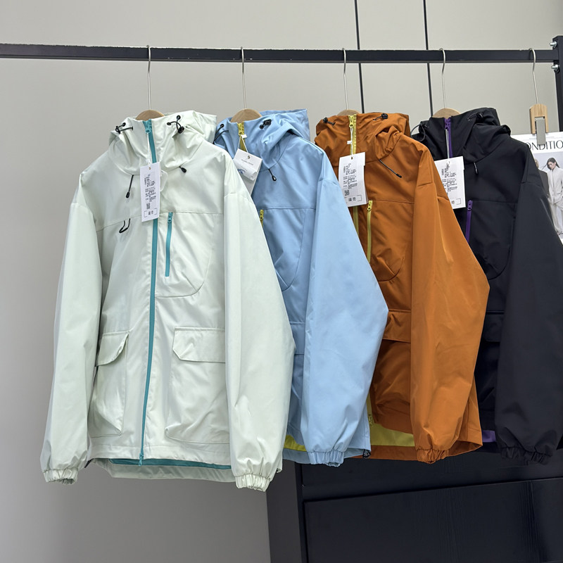 户外山系机能连帽冲锋衣男女同款撞色拉链情侣工装夹克登山服外套