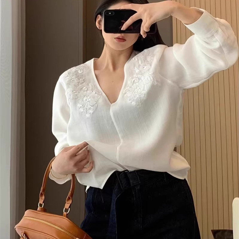羔端品质!高密细珠刺绣钩花精致白色衬衫新中式V领春季长袖衬衣