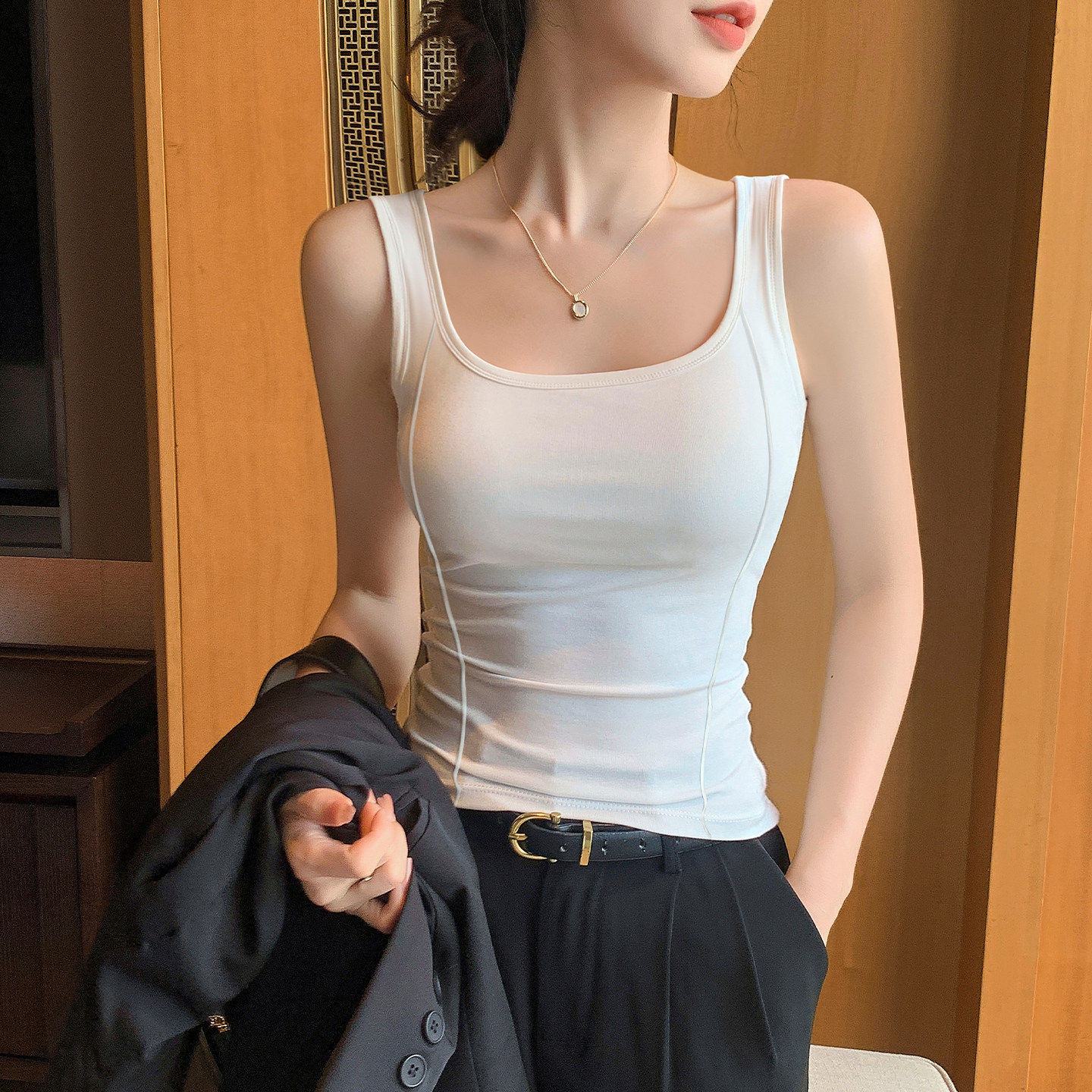 白色美背吊带背心女鱼骨夏季新款内搭遮副乳显瘦外穿露背打底上衣