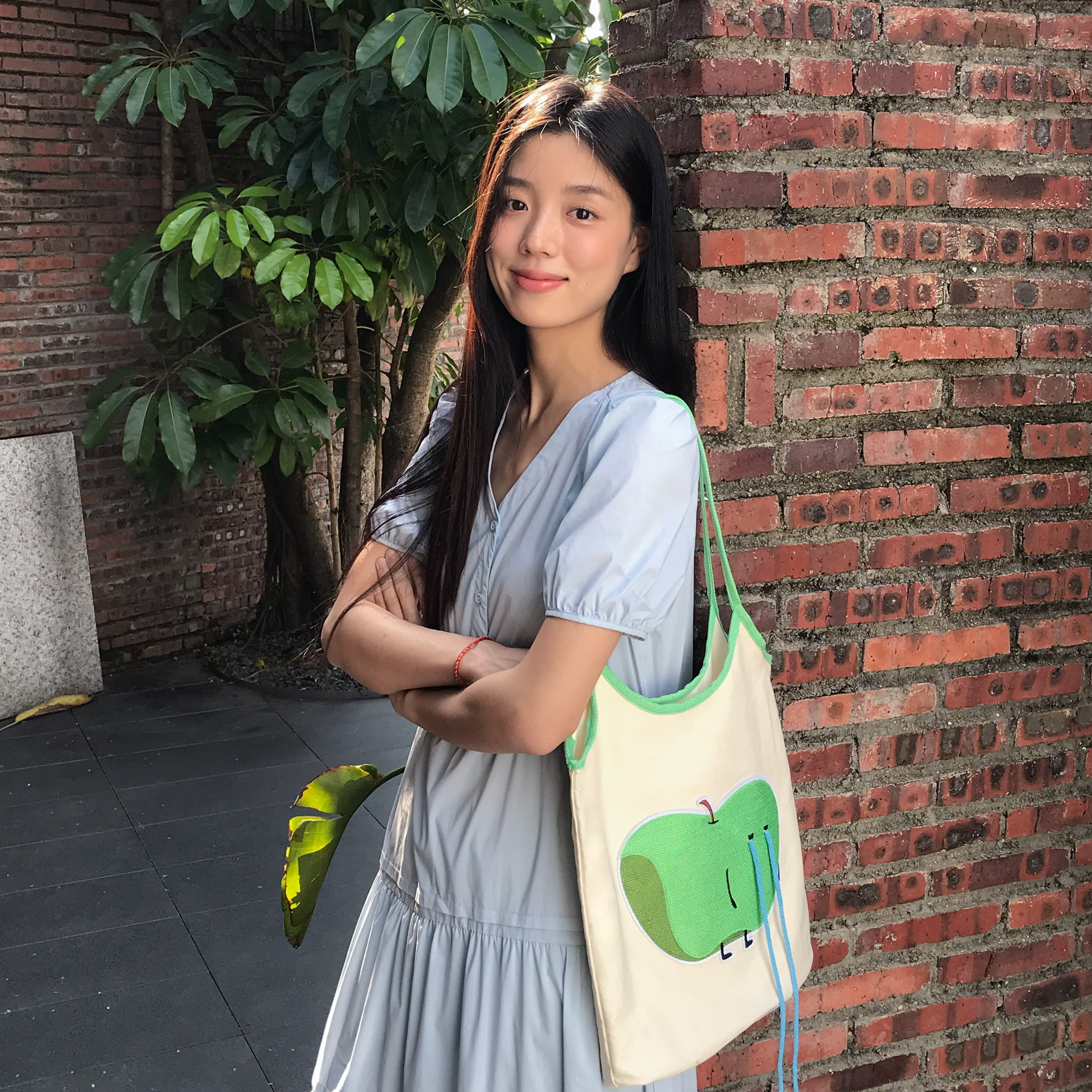 方兄 · 自制青苹果哭哭单肩包通勤休闲百搭单肩帆布袋酷酷托特包