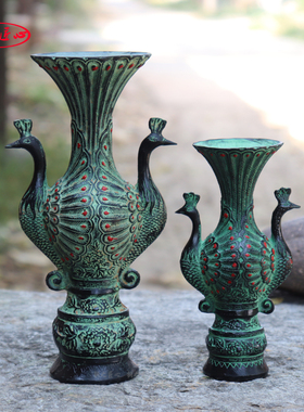 孔雀开屏花瓶插花中式风格