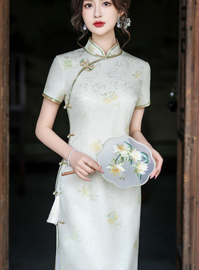出水芙蓉新中式米色少女2026桑蚕日常年轻复古婚宴真丝旗袍连衣裙