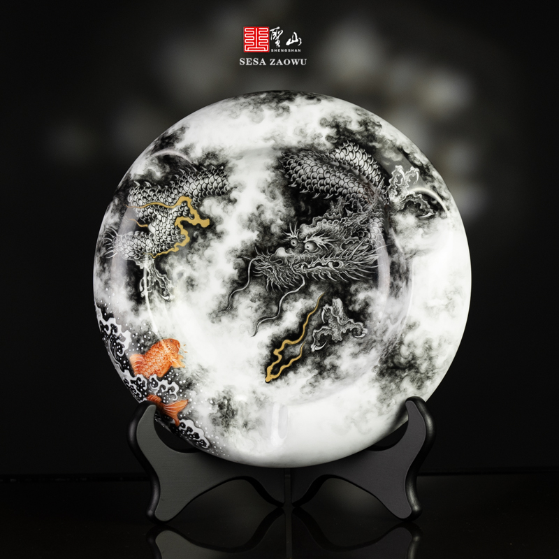 粉彩描金龙腾红鲤雪茄缸