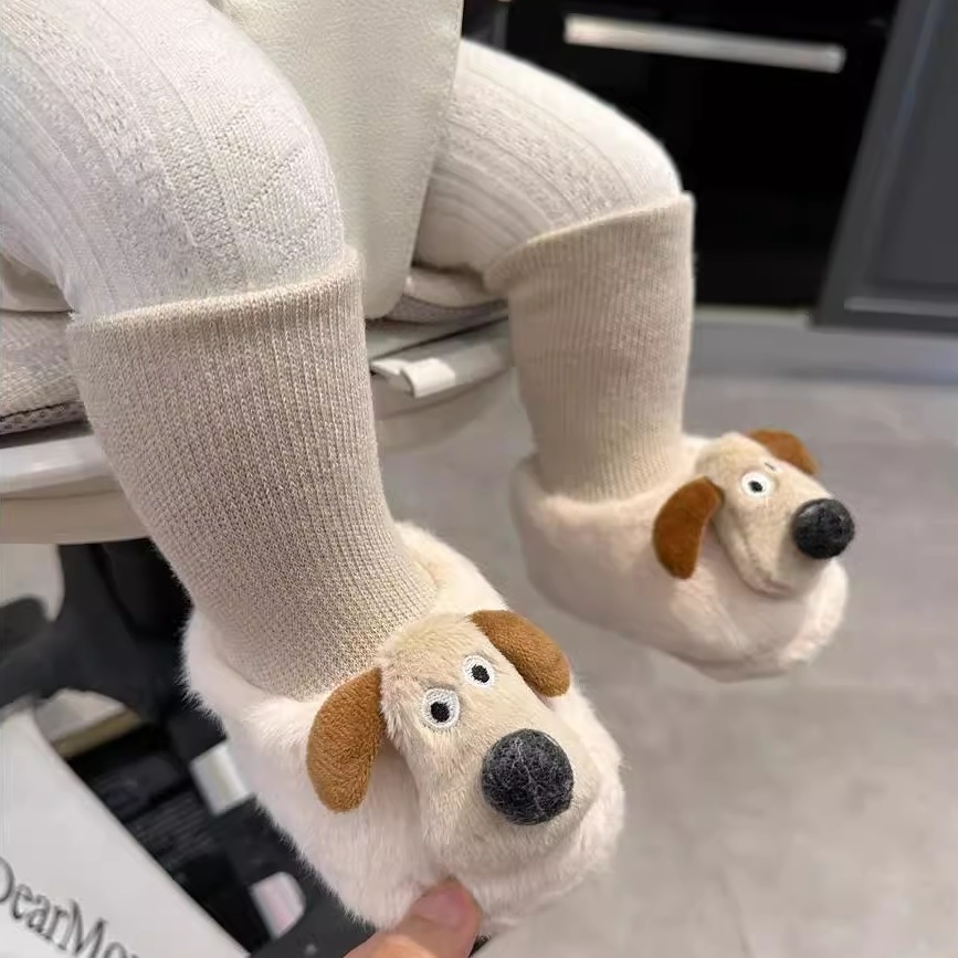 秋冬新生婴儿0-1岁男女宝宝卡通加厚鞋袜一体不掉跟加绒护脚棉鞋