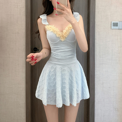 新款泳衣女高级感绝美裙式性感