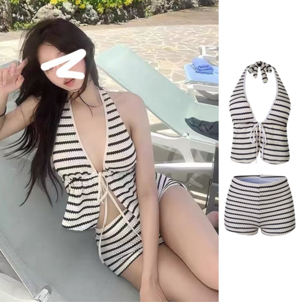 泳衣女高级感小众挂脖绑带度假比基尼泳衣保守平角小胸聚拢泡温泉