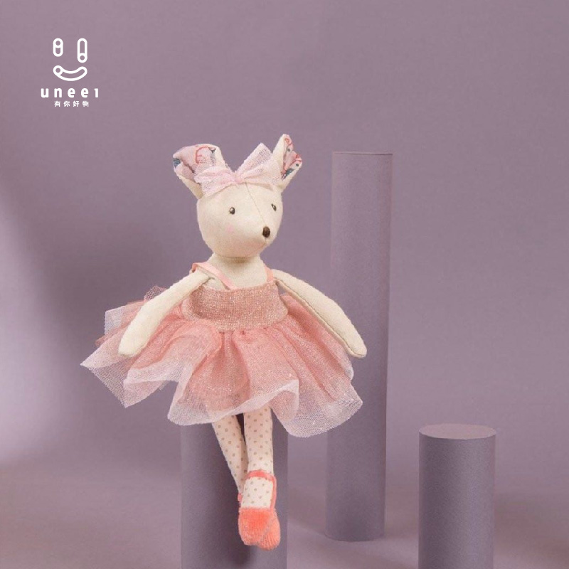 时尚玩具设计师法式风情小老鼠