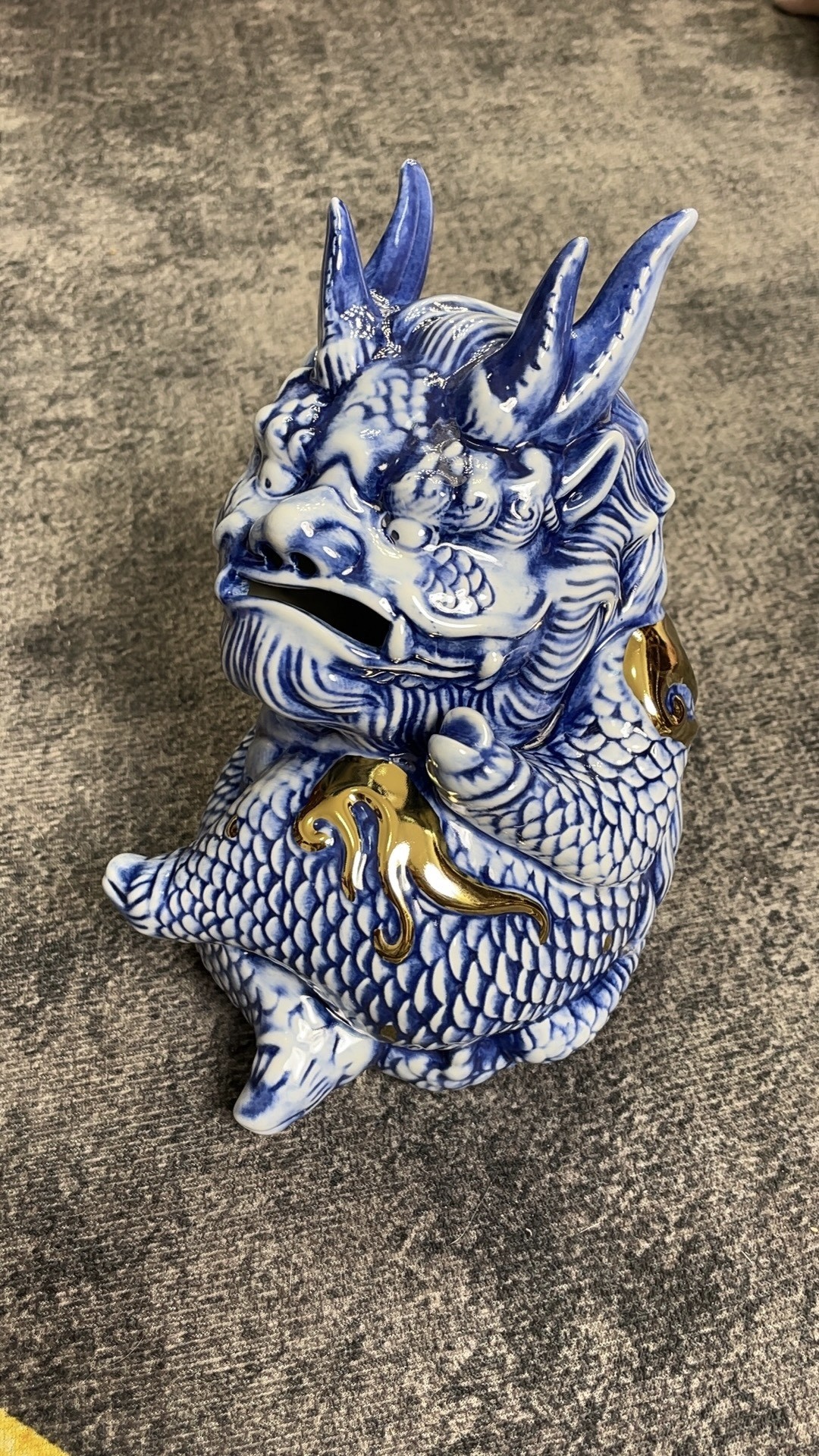景德镇手工陶瓷摆件招财貔貅摆件麒麟描金手工陶瓷翘二郎腿香炉