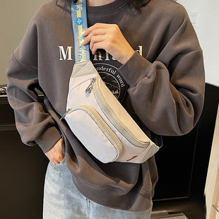 2025新款简约时尚百搭多层斜挎包跑步装手机腰包高级感健身运动包