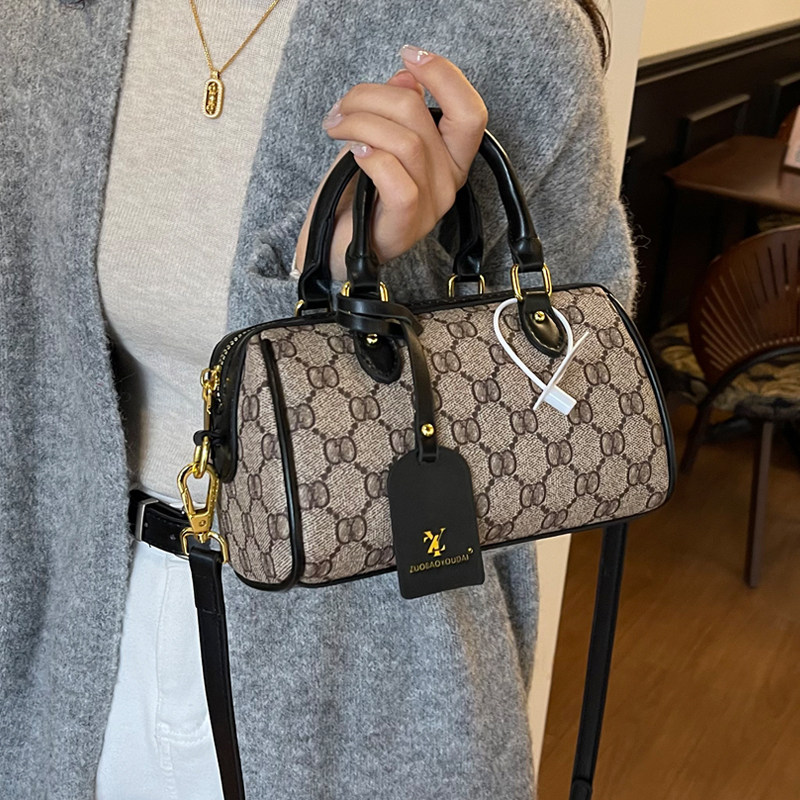 复古印花枕头包女2025新款高级感手提单肩斜挎包大容量波士顿包