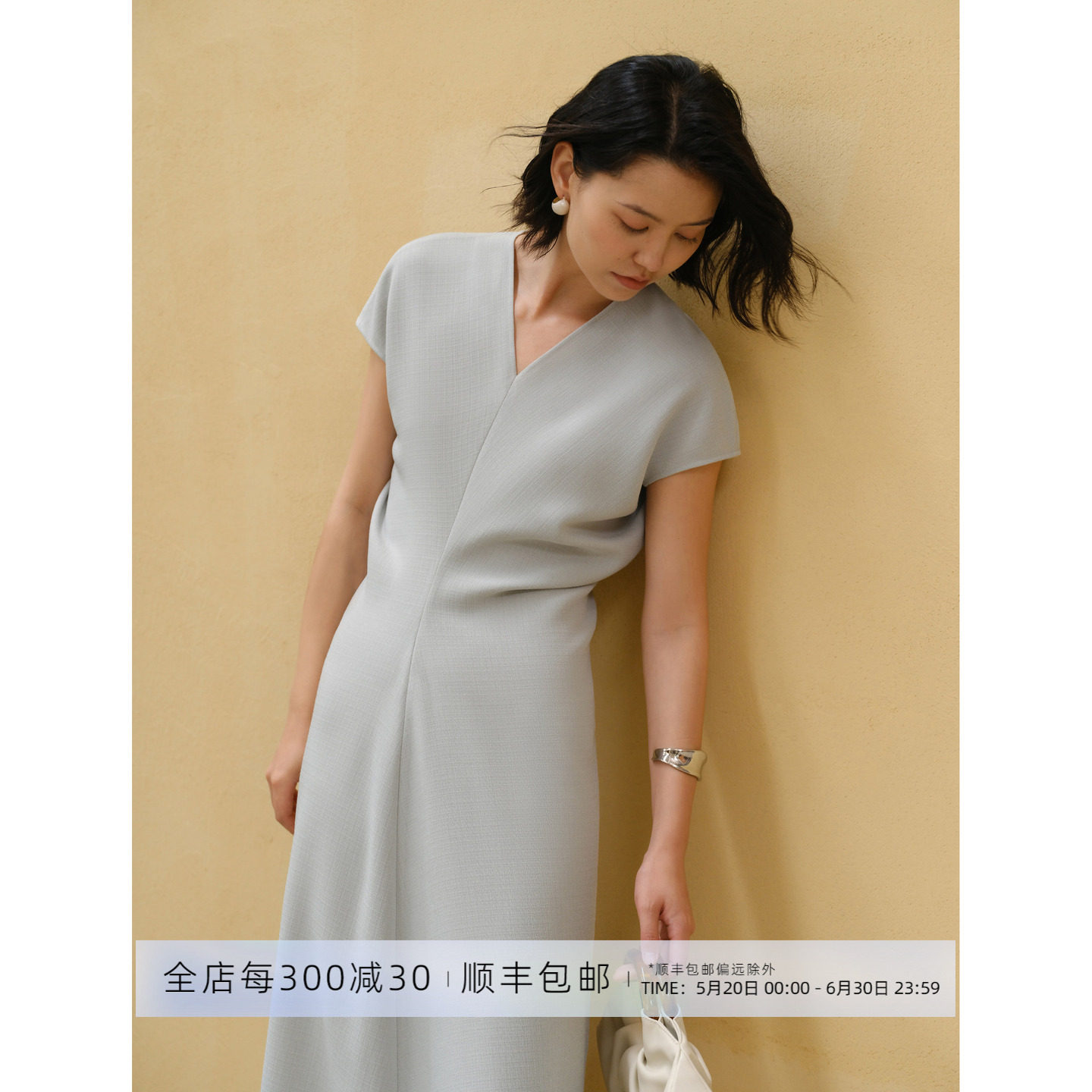 芝美日禾 重工立裁V领极简醋酸中长款通勤百搭纯色修身连衣裙夏