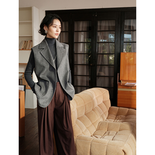 芝美日禾 智识系列山羊绒羊毛人字纹职场叠穿无袖马甲外套