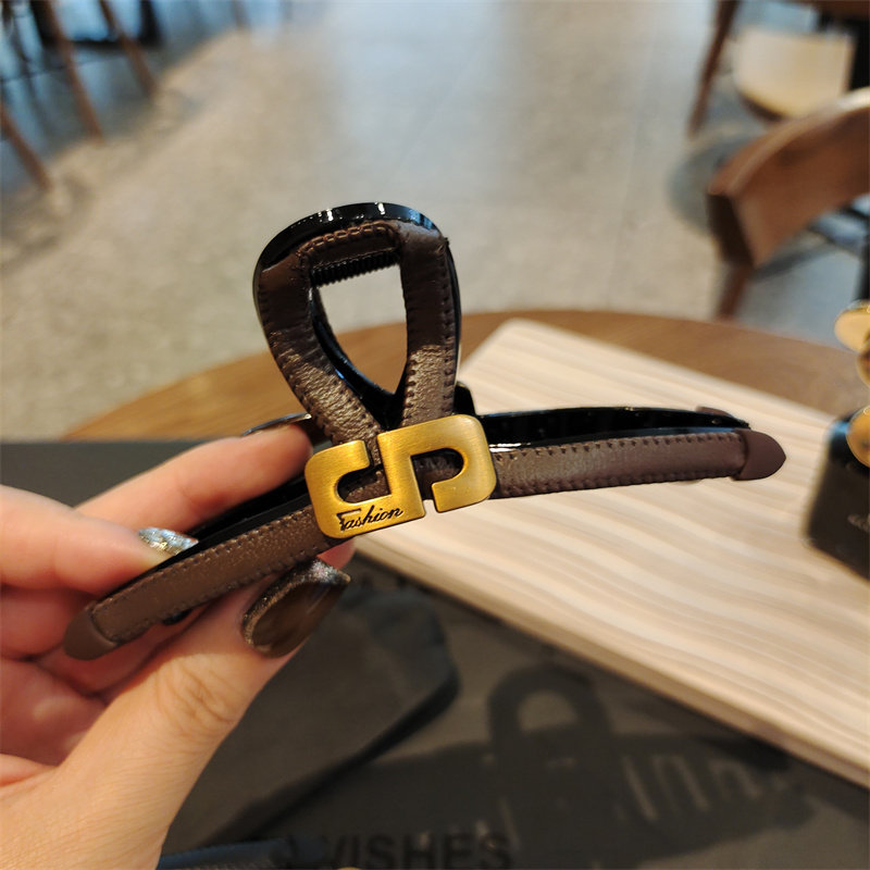 大号复古F家字母抓夹2024新款韩版时尚气质高级感夹子发抓发饰品,饰品/流行首饰/时尚饰品新,发饰,淘宝优惠券,粉丝福利购,淘宝优惠卷