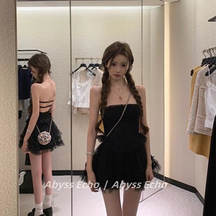 复古暗黑系连衣裙春季新款性感褶皱抹胸蕾丝露背蓬蓬短裙子收腰