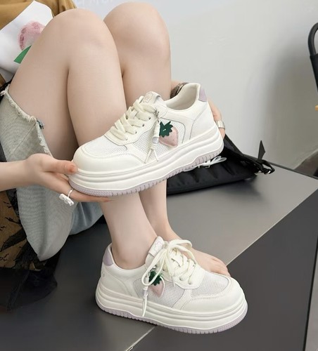 草莓挂件少女小白鞋～J2026夏季新款真皮网面透气ins爆款学生板鞋