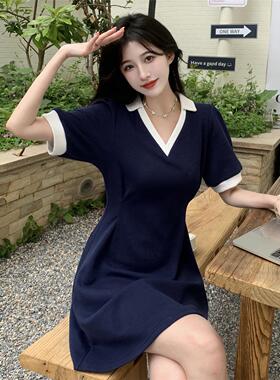 大码2025新款蓝色V领法式收腰polo连衣裙女夏季裙子胖mm遮肚显瘦