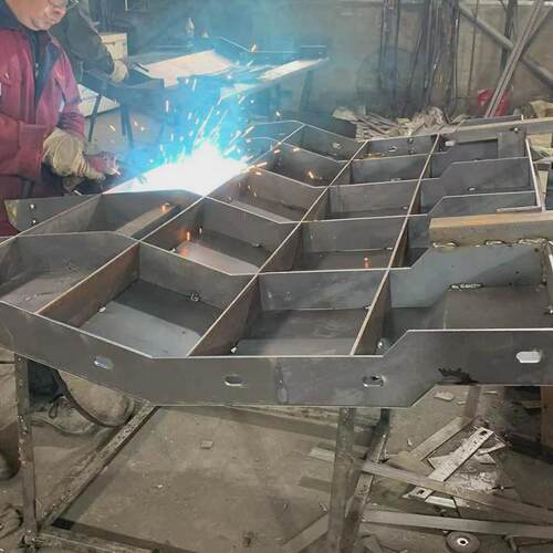 桥梁防撞墙模板具围墙护栏防撞墙钢模水沟模板钢模混凝土钢模板